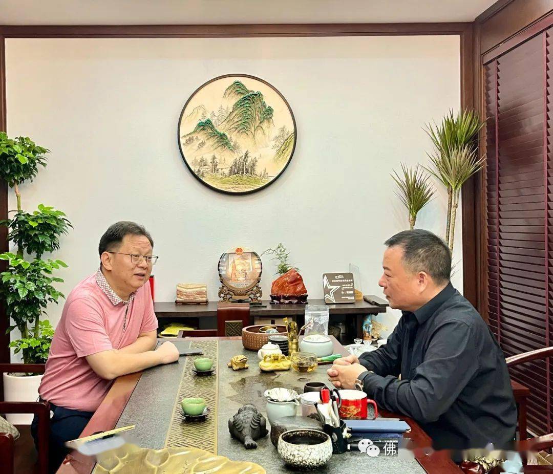 李强参观感知温州不锈钢水管、管件产业发展新风貌(图1)