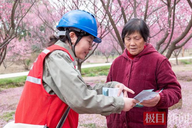 沸腾的乡村有一群“电”保姆(图2)